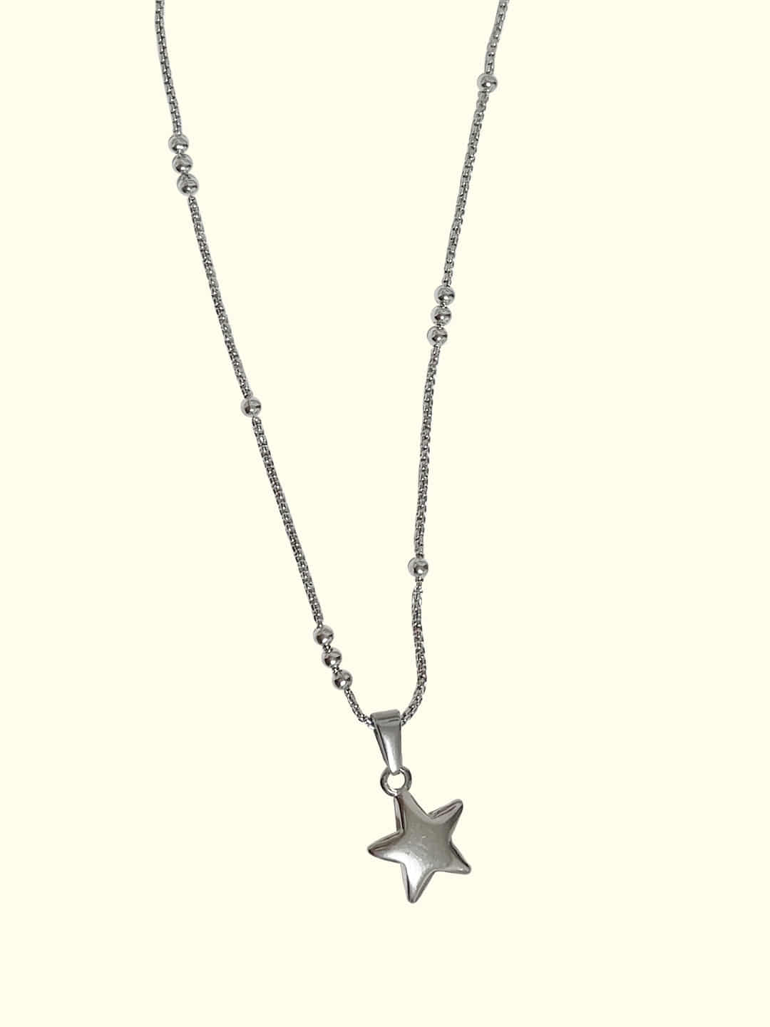 chubby star necklace